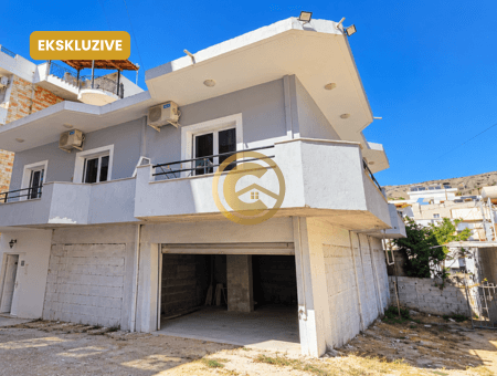 Vilë në shitje në Kodër, Sarandë 3 apartamente 1+1