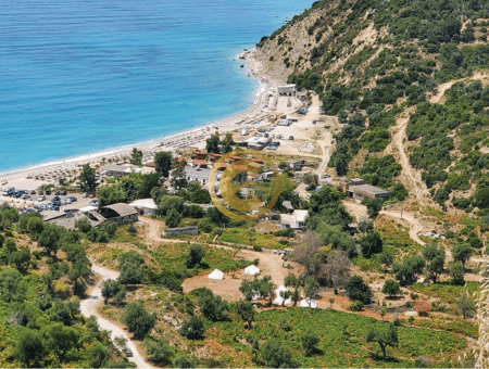 Tokë 2,000 m² në shitje në Bunec – Vijë e parë me detin, 100 m vijë bregdetare