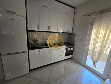 Apartament1+1 me qira 3-6 muaj në Rrugën e Pestë, Sarandë