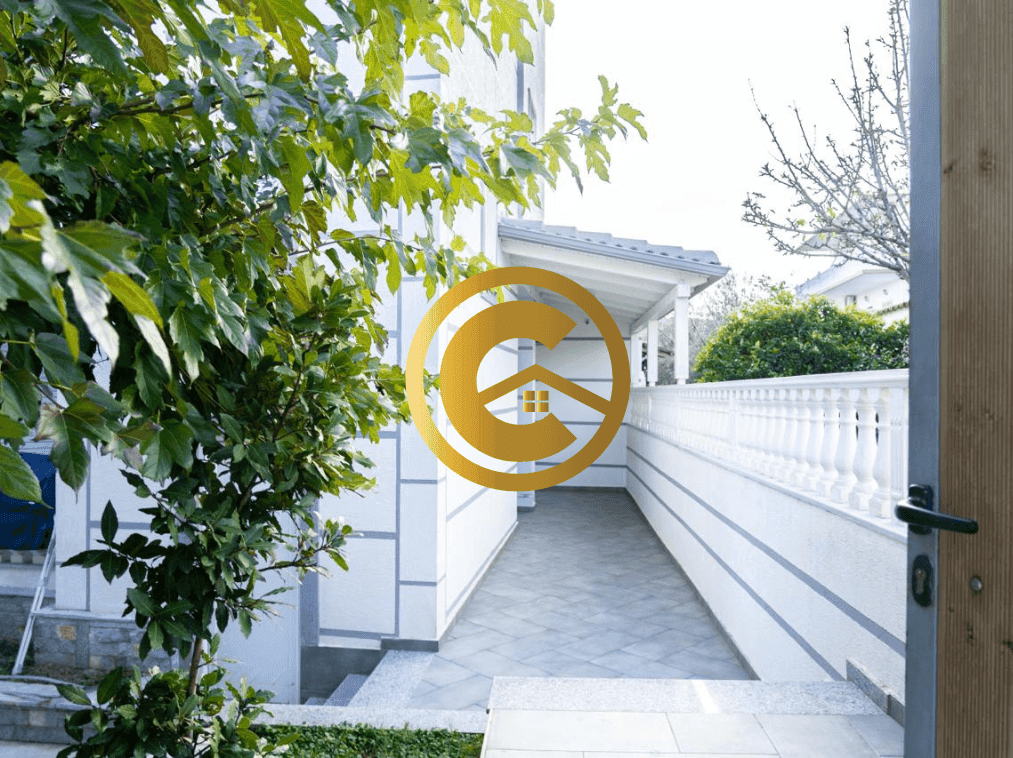 Ndërtesë në Shitje pranë Liqenit dhe Detit – Ksamil | Elios Home Real Estate