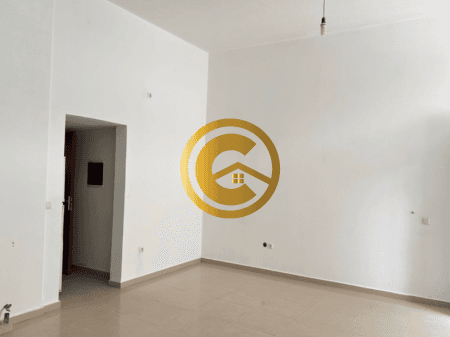 Jepet me qira ambient komercial 40 m² – mundësi ideale biznesi në zonë me fluks të lartë