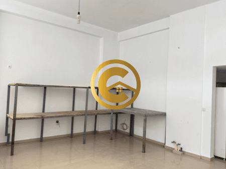 Jepet me qira ambient komercial 40 m² – mundësi ideale biznesi në zonë me fluks të lartë