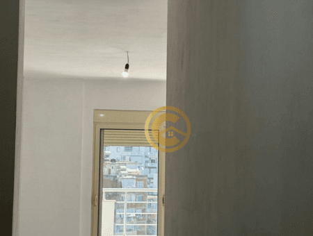 Shitet Apartament 1+1 në Rrugën Adem Sheme, Sarandë