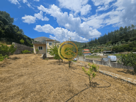 Vilë Private me 1,000 m² Tokë në Bistricë 3