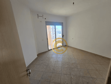 Apartament 1+1 me Pamje Deti në Shitje, Rruga e Pestë, Sarandë