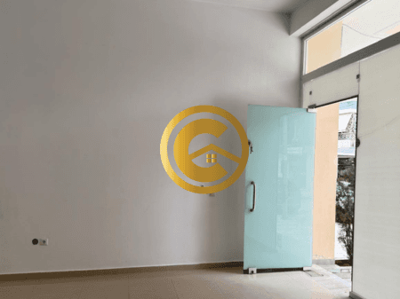 Jepet me qira ambient komercial 40 m² – mundësi ideale biznesi në zonë me fluks të lartë