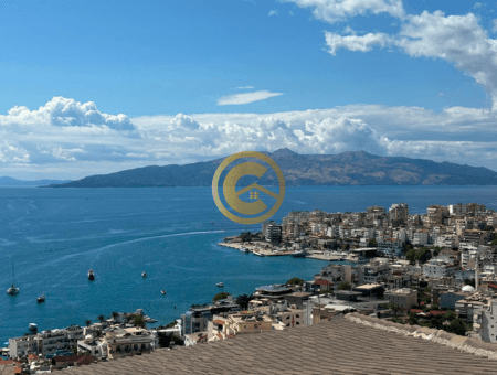 Penthouse i Bollshëm me 3 Dhoma Gjumi në Sarandë