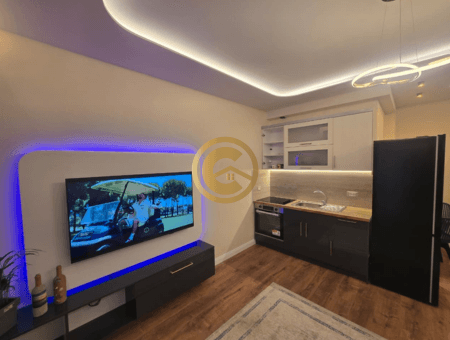 Shitet Apartament 1+1 i Rikonstruktuar, 50 m nga Deti në Sarandë