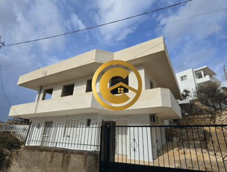 Vilë në shitje pranë Marinës në Sarandë – Investim me potencial zhvillimi