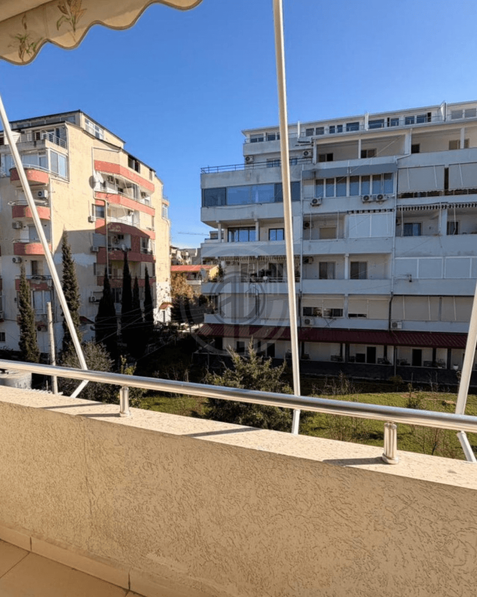 Apartament 1+1 me qera Golem