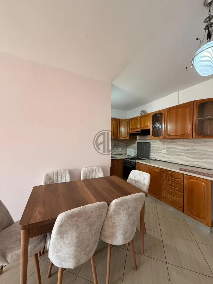 Apartament 2+1 per Qira tek lagja 6, prane kopshtit Sotir Noka 3
