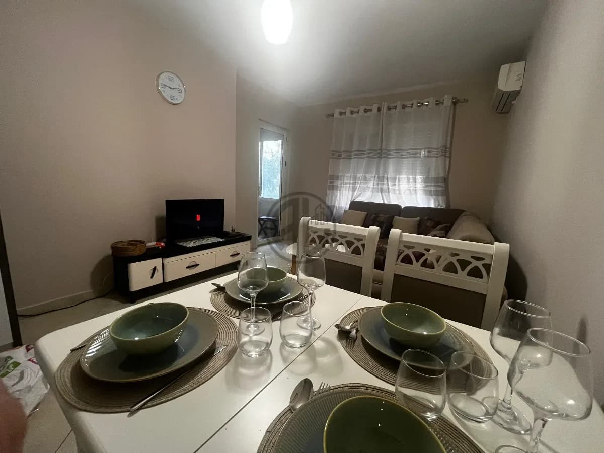 Apartament 2+1 per Qira prane Drejtorise se Policise, Durres