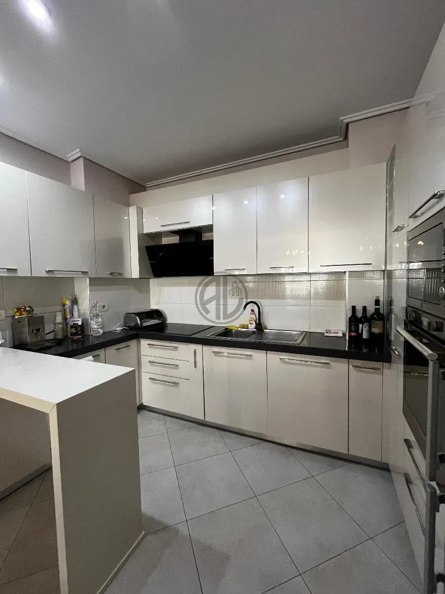 Apartament 2+1+2 per Qira prane UKD 2