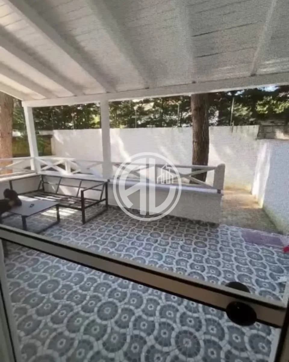 Shitet Apartament 2+1 me Oborr në Qerret – Rezidenca Qetesia. 2