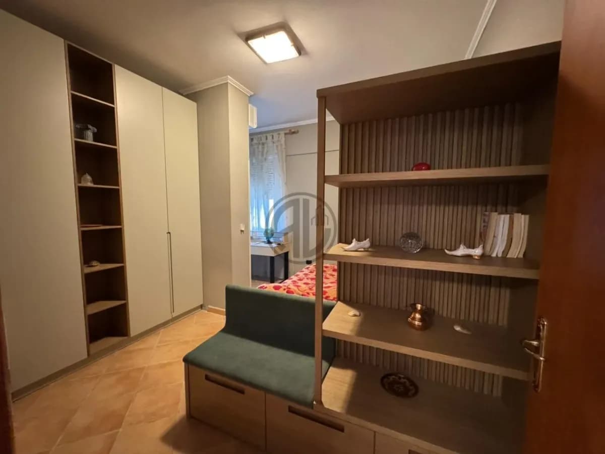 SHITEN 2 APARTAMENTE + SUPER VERANDË ME PAMJE DETI + GARAZH I MBYLLUR 3