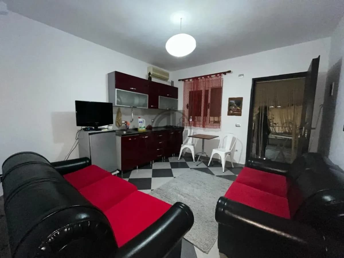 Shiten 2 Apartamente 1+1 të Mobiluara tek Shkëmbi i Kavajës 2
