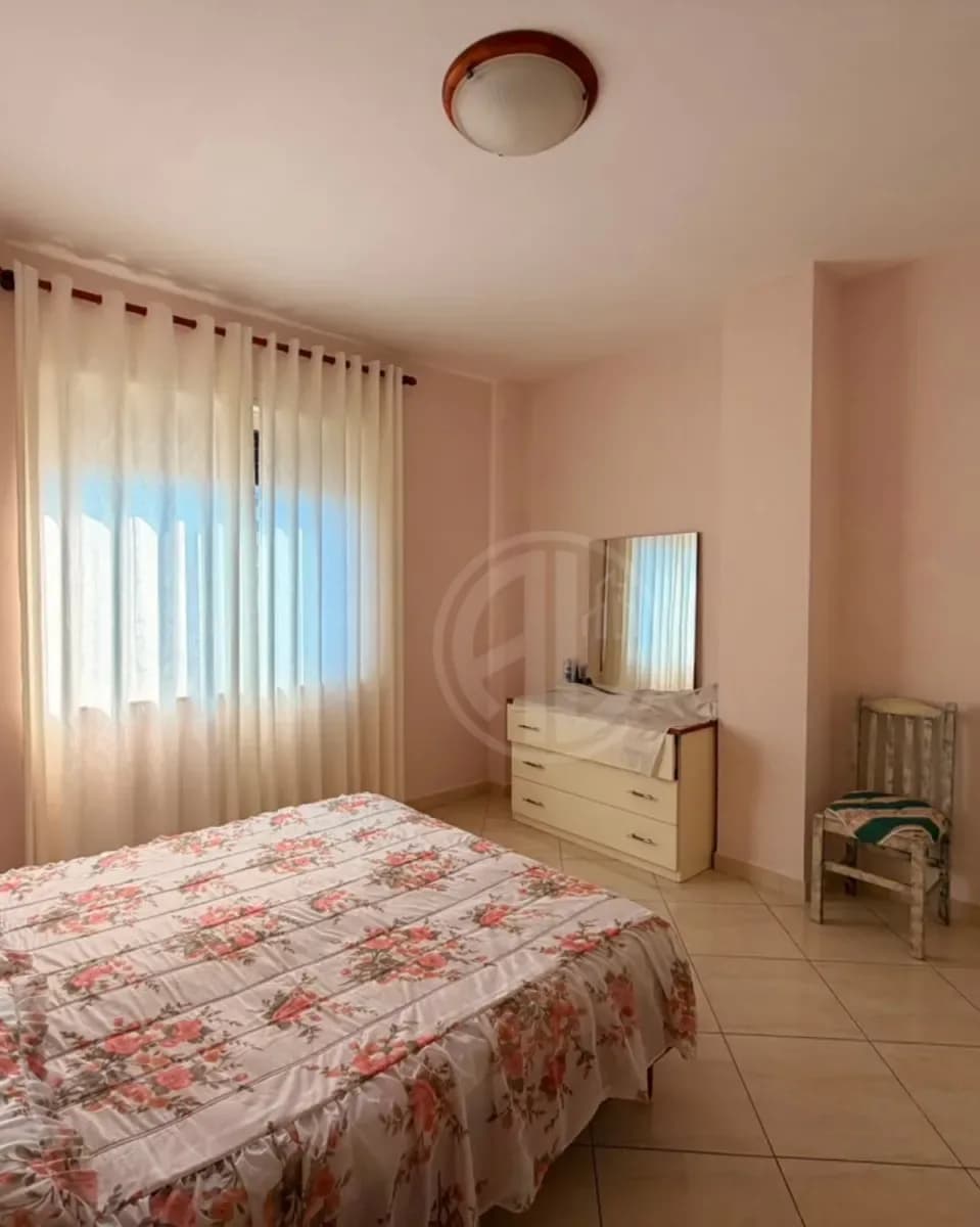 Apartament 2+1+2 me Qira – Qendër, pranë Flag Ship
