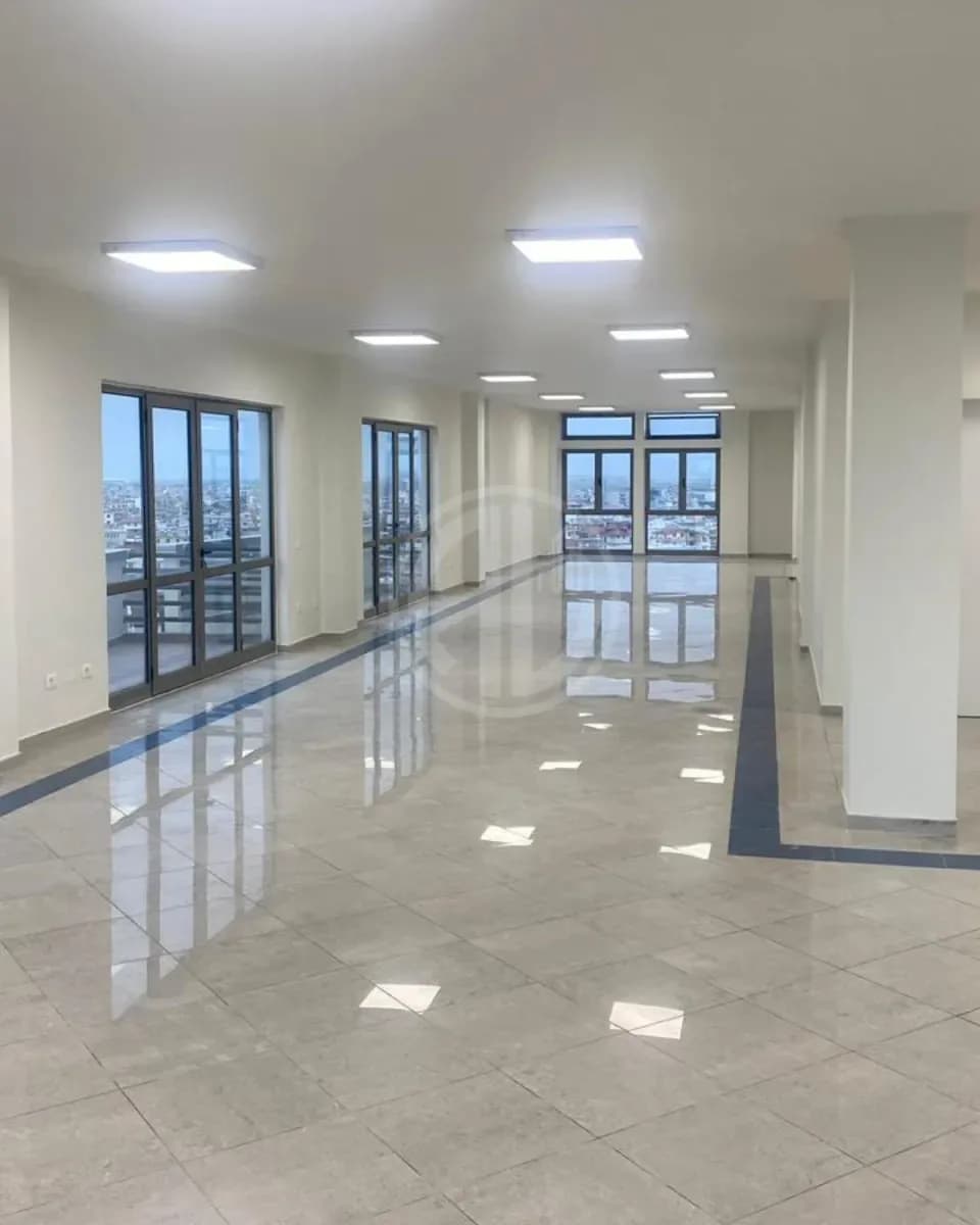 AMBIENT BIZNESI ME QIRA – HYRJA E DURRËSIT 4