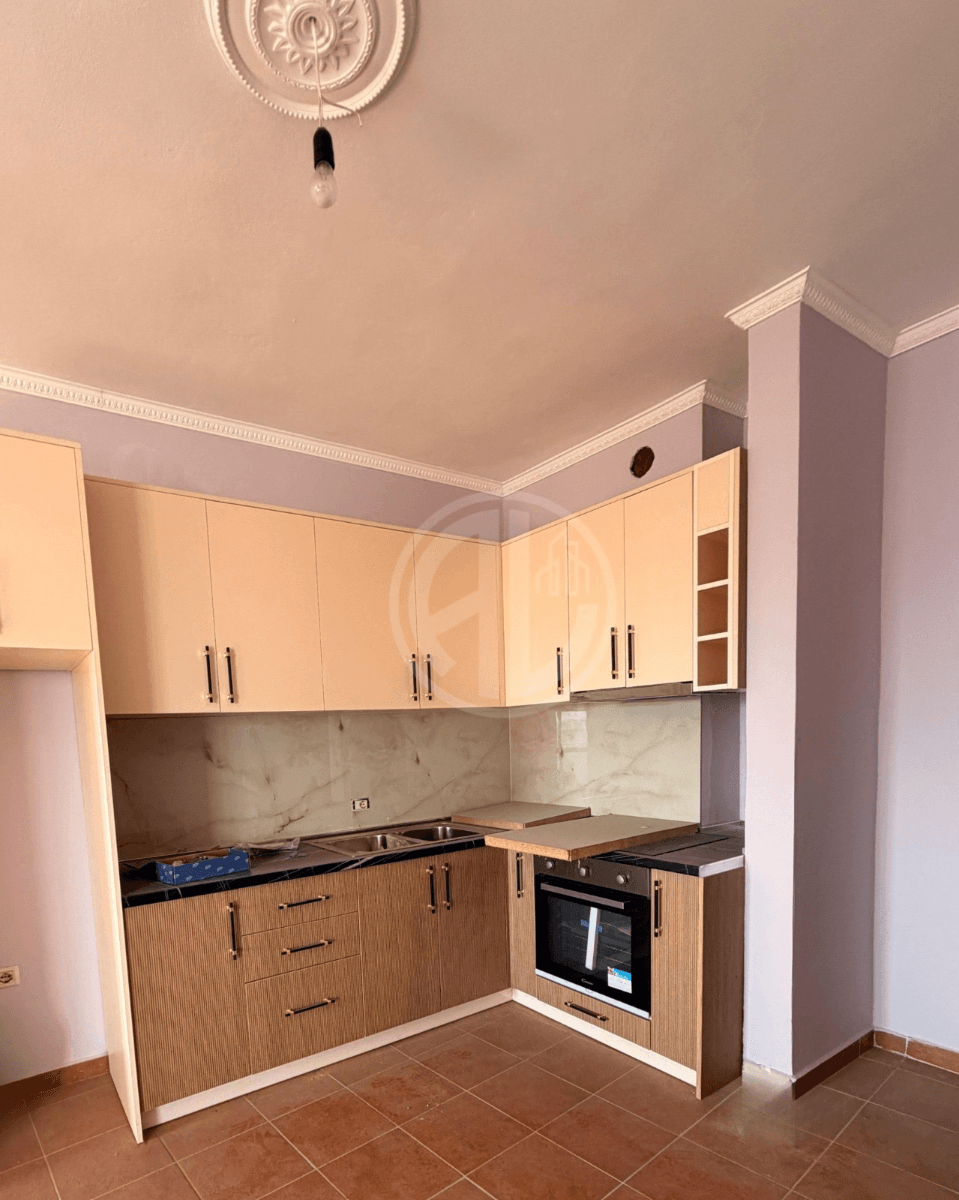 APARTAMENT 2+1+2 PËR SHITJE – ZONA E SPITALIT 4