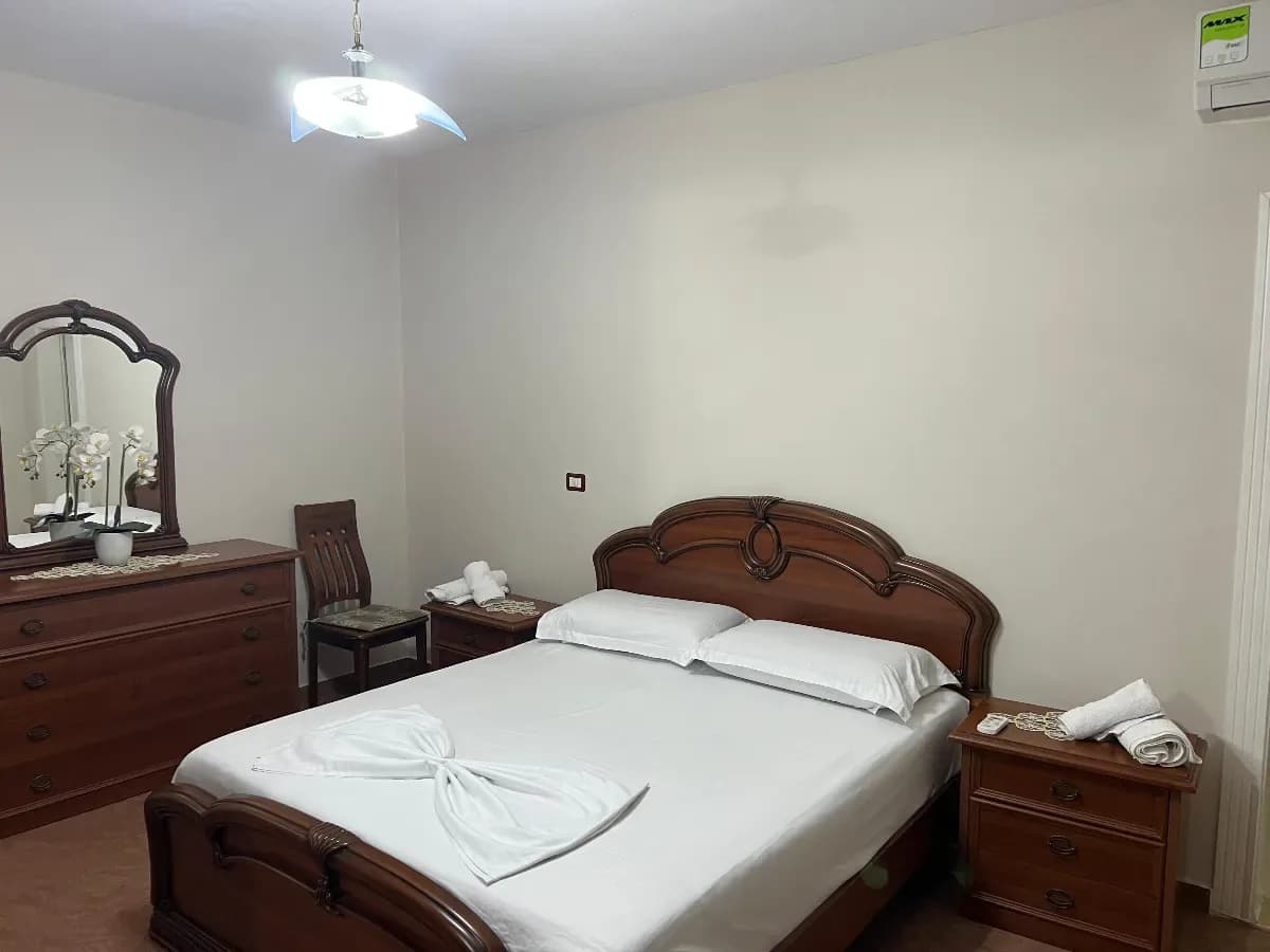 Apartament 2+1+2 me Qira –Qender Tiranë 4