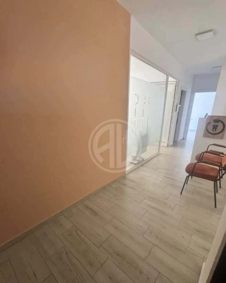 JEPET ME QIRA AMBIENT BIZNESI –KLINIKE Dentare DURRËS 4