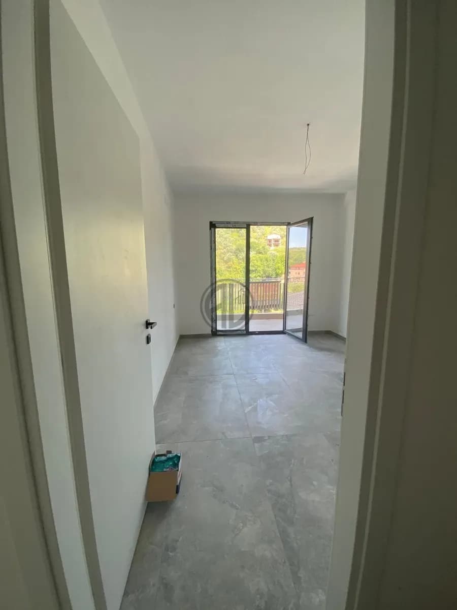 Shiten apartament në – Golem, Durrës 2