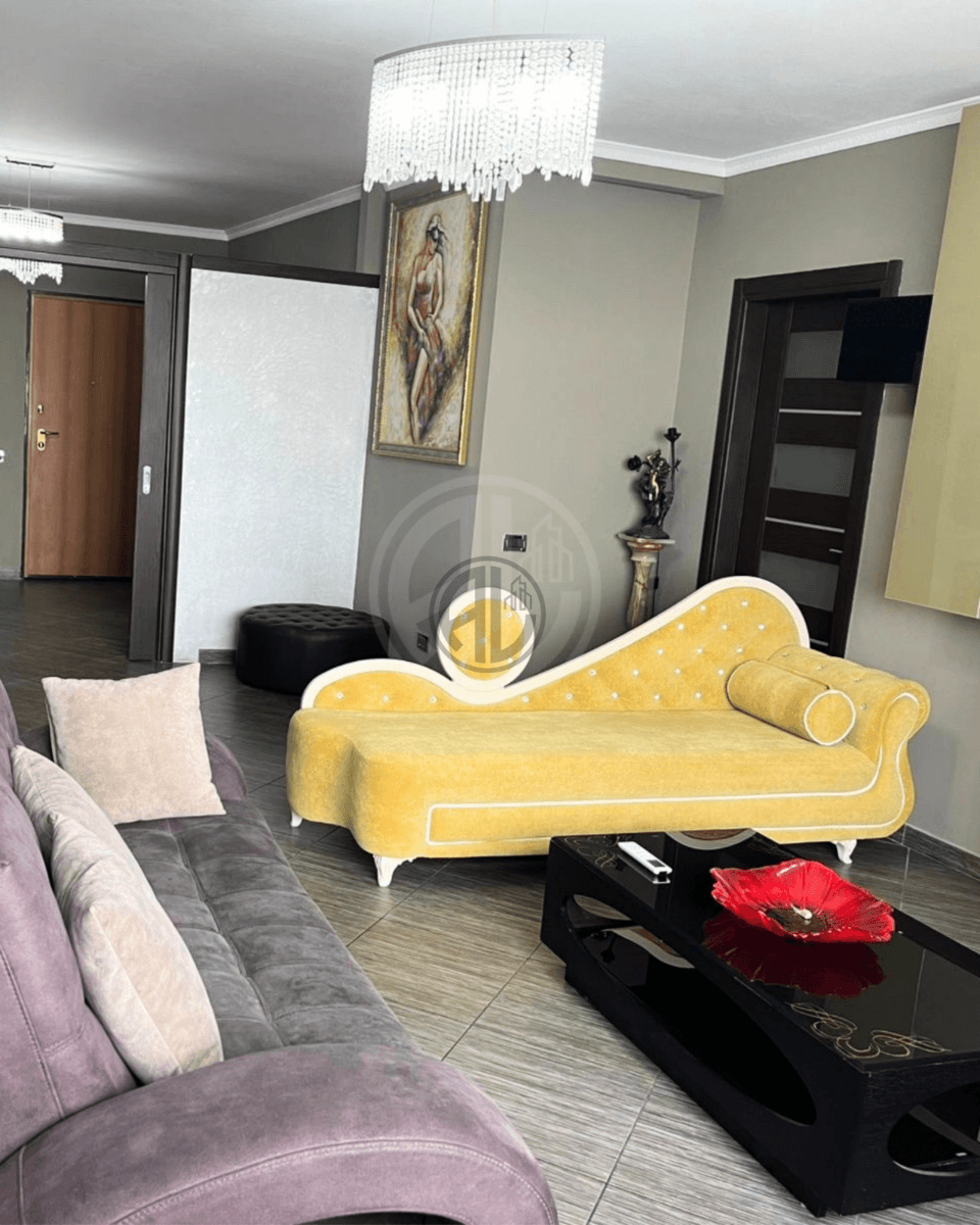 Apartment me qera 2+1+2 Rruga Portit