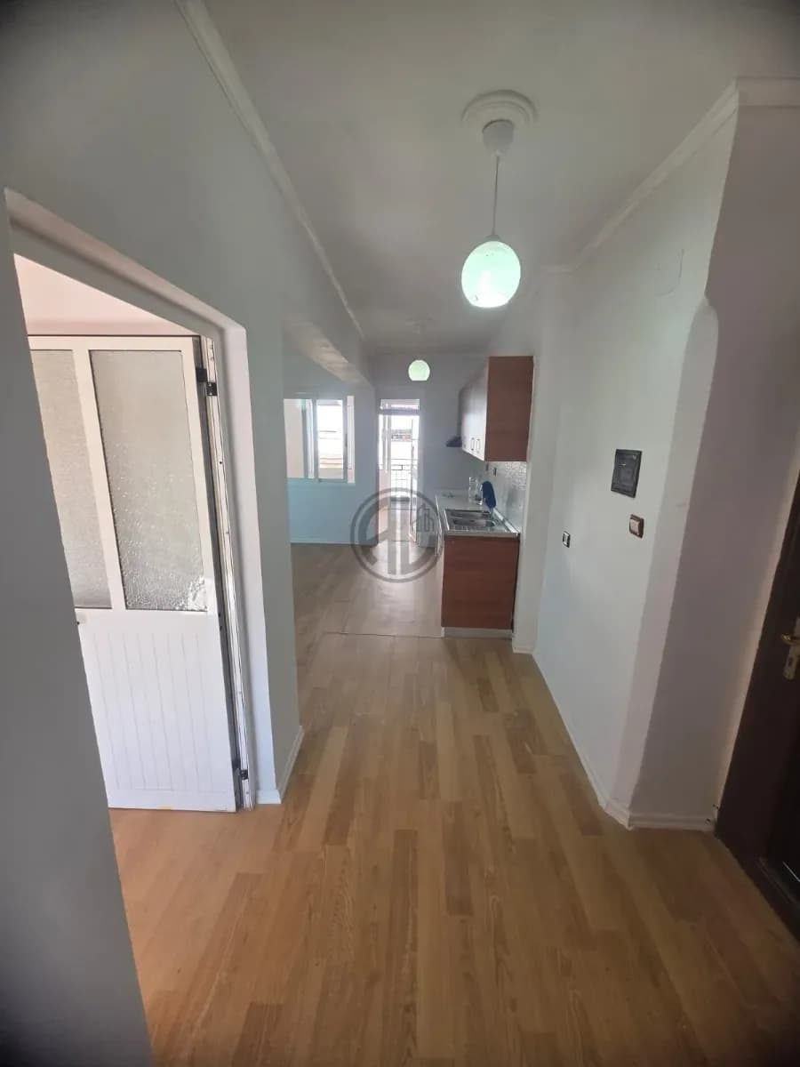 Apartament 2+1 me Ballkon prane Spitalit Rajonal Durres 2