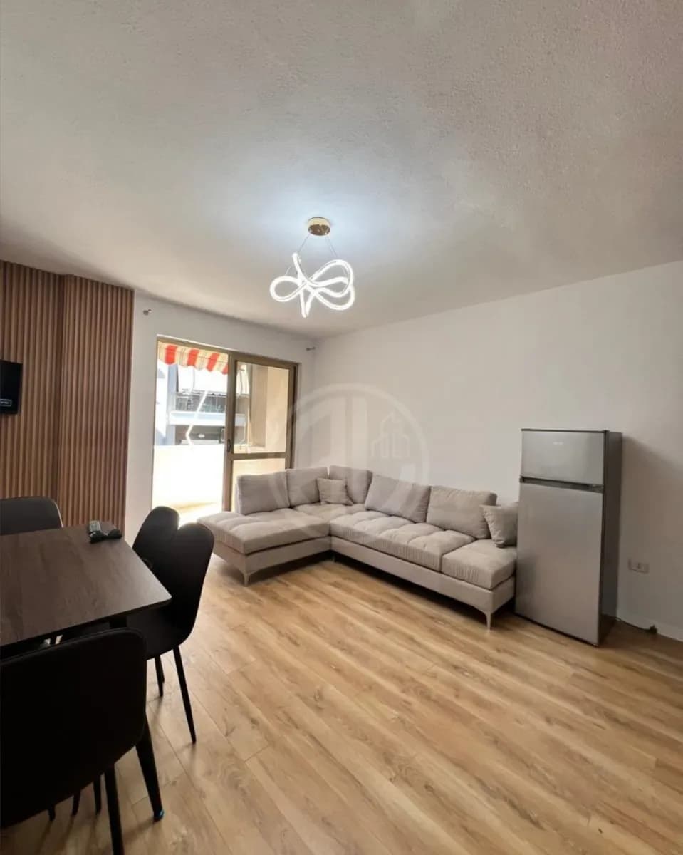 Super Apartament 1+1 për Shitje në Golem 4