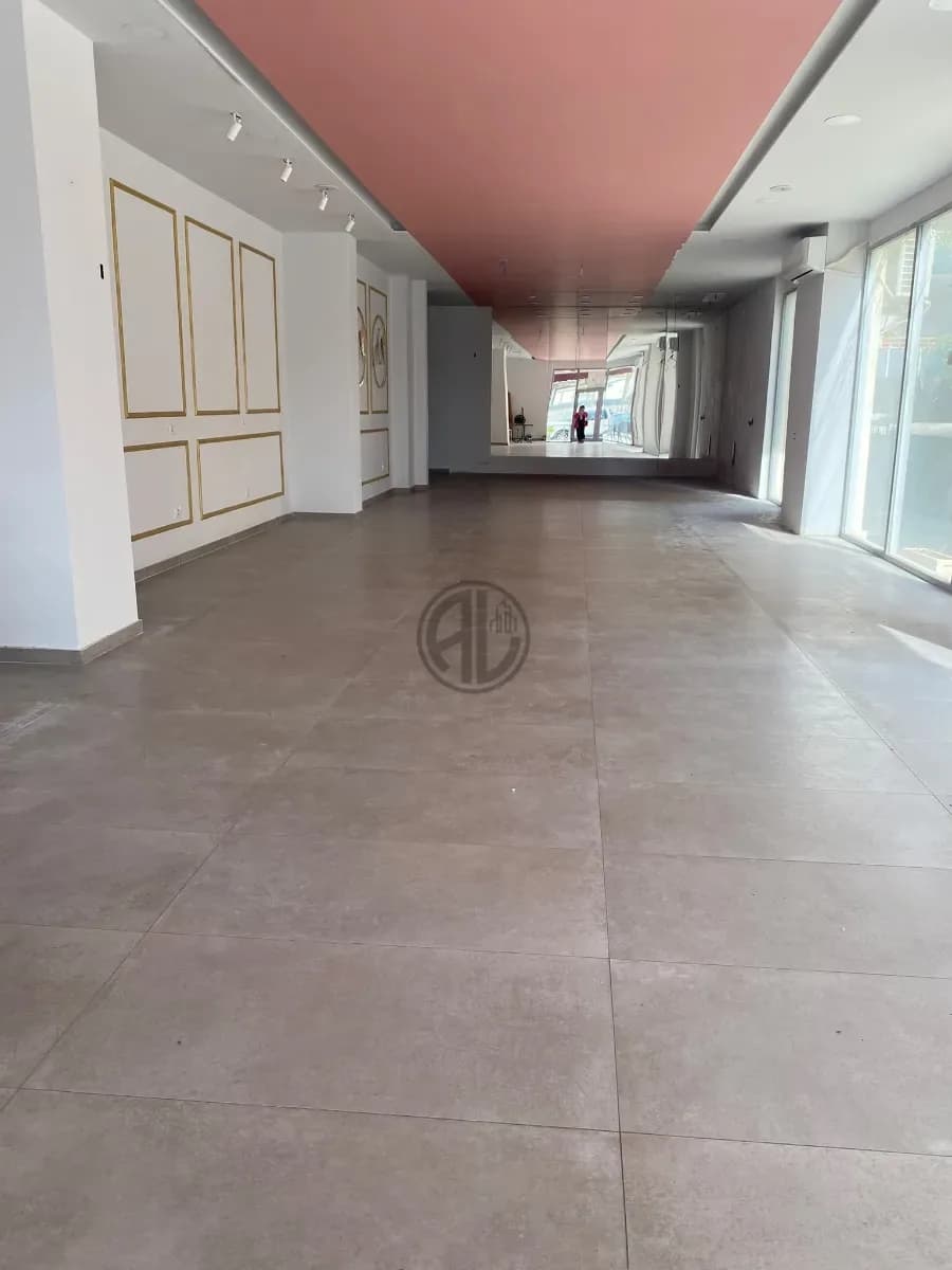 Jepet me qera ambient biznesi , Ne plazh Durres