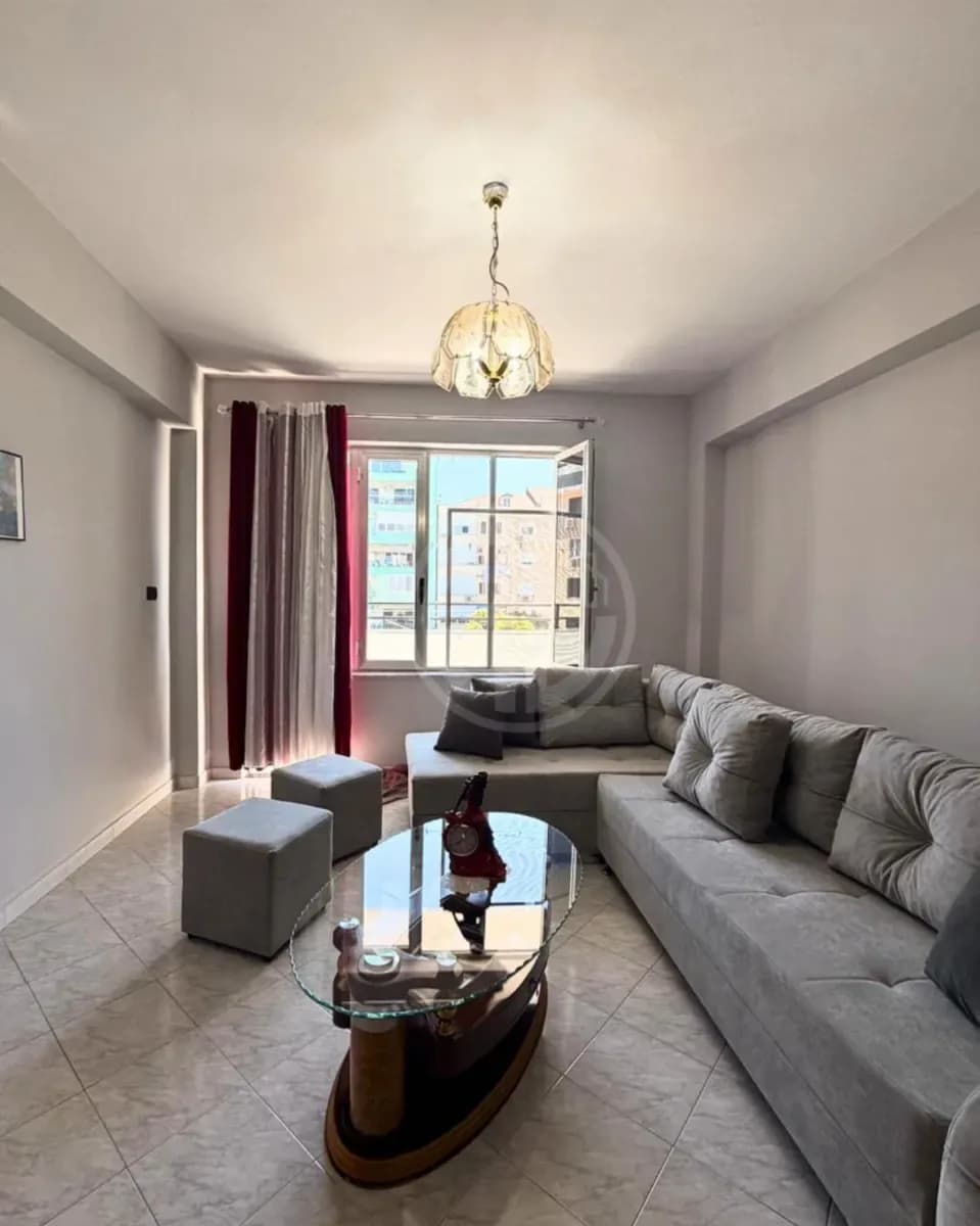 Apartament 2+2+2 me Qira – prane Kryqi i kuq Durres 2