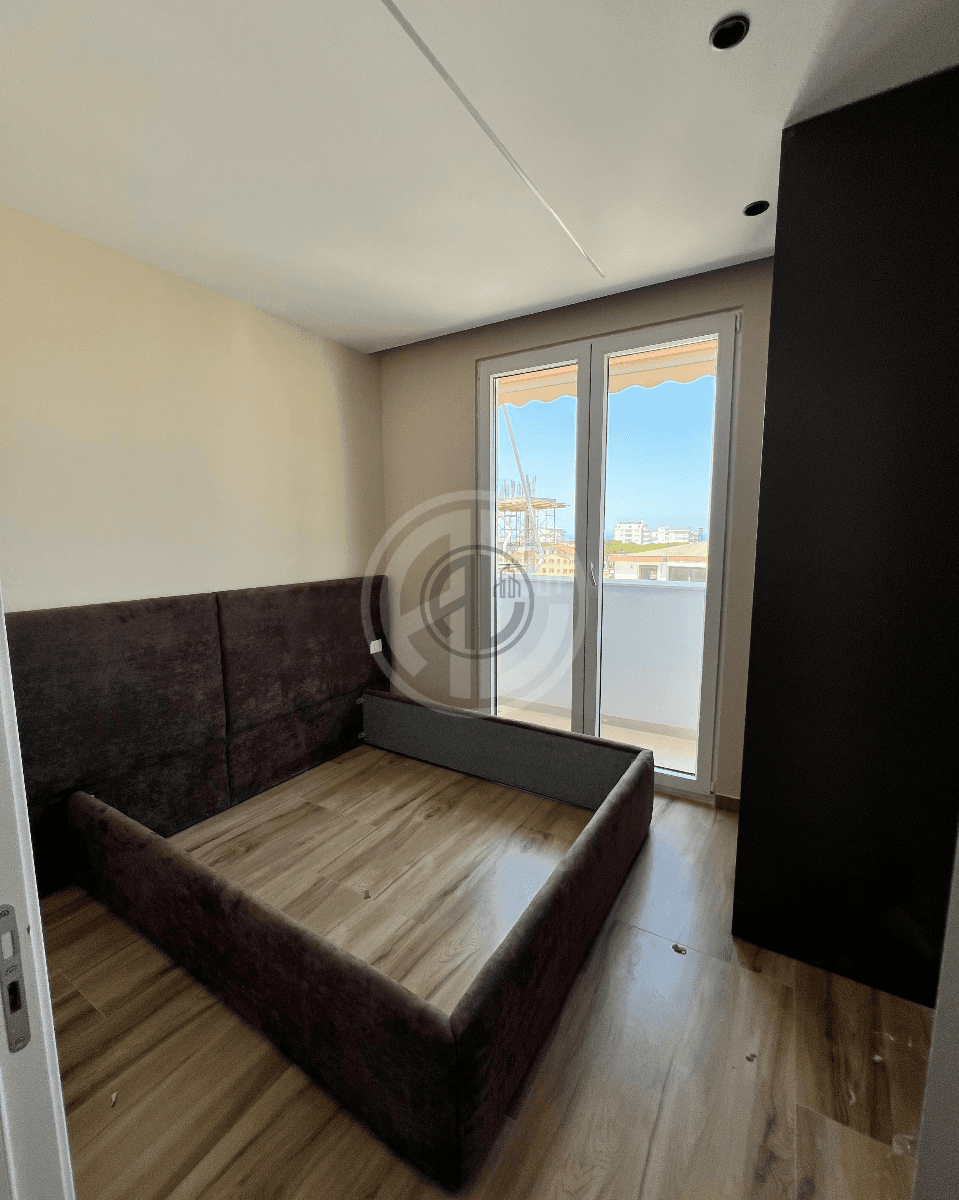 Shitet Apartament 1+1 Golem 4