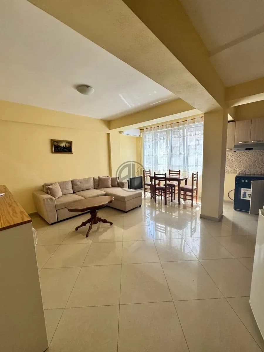 Për shitje apartament 1+1 prane Markates 3