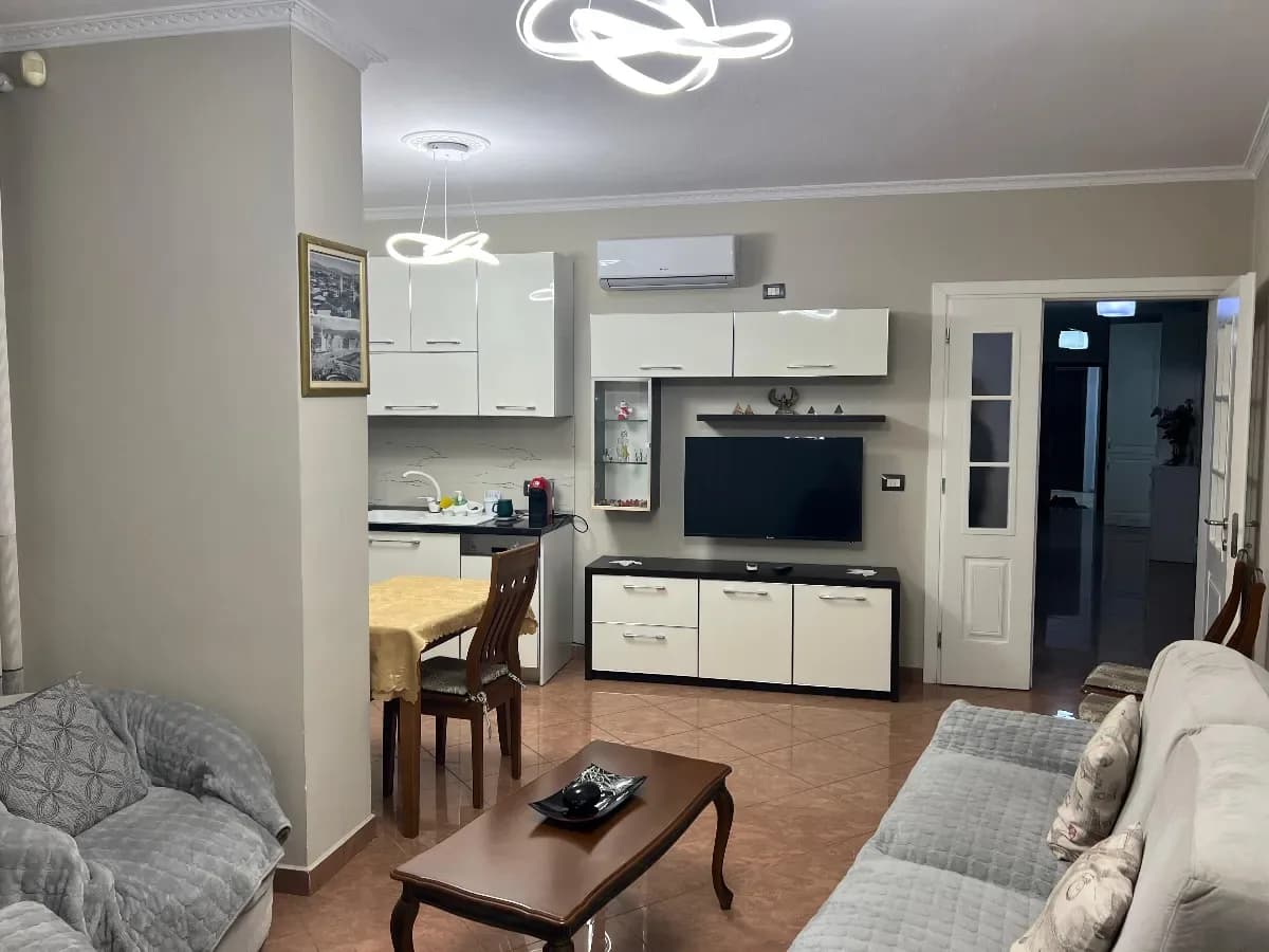 Apartament 2+1+2 me Qira –Qender Tiranë 2
