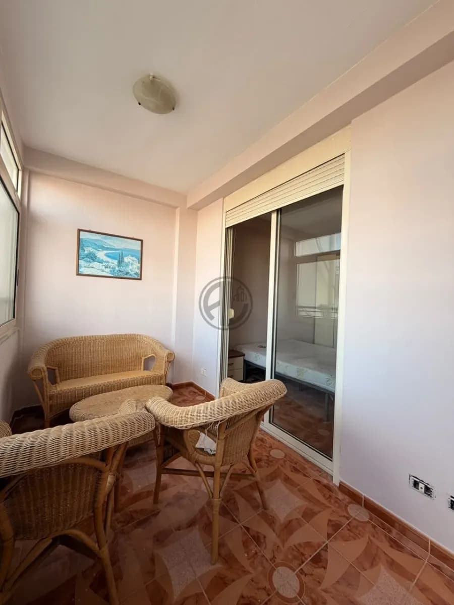 Apartament 1+1 per Qira ne Qender, te Poliklinika, Durres 2