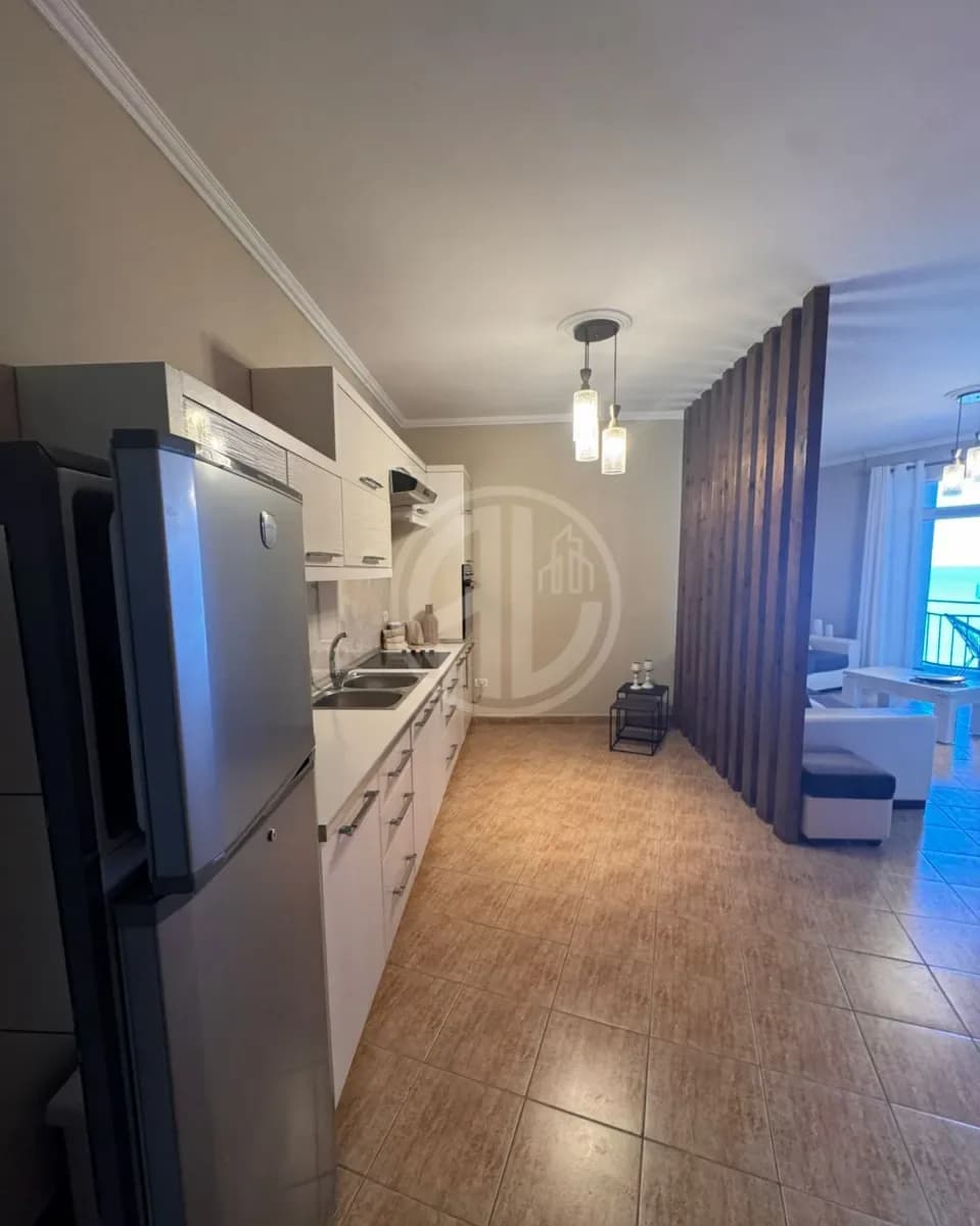 Shitet Apartament 1+1 me Pamje Deti Golem 2