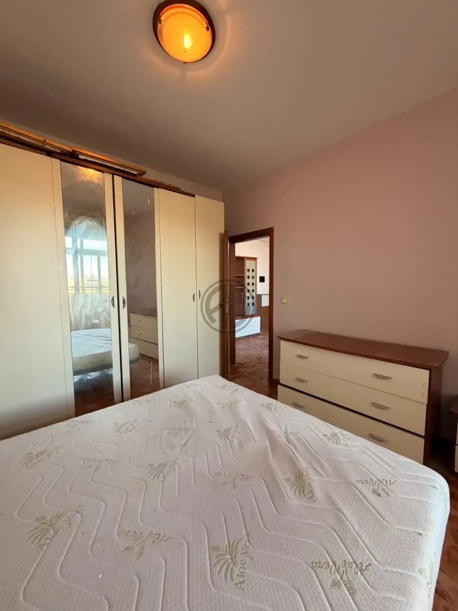 Apartament 1+1 per Qira ne Qender, te Poliklinika, Durres 3