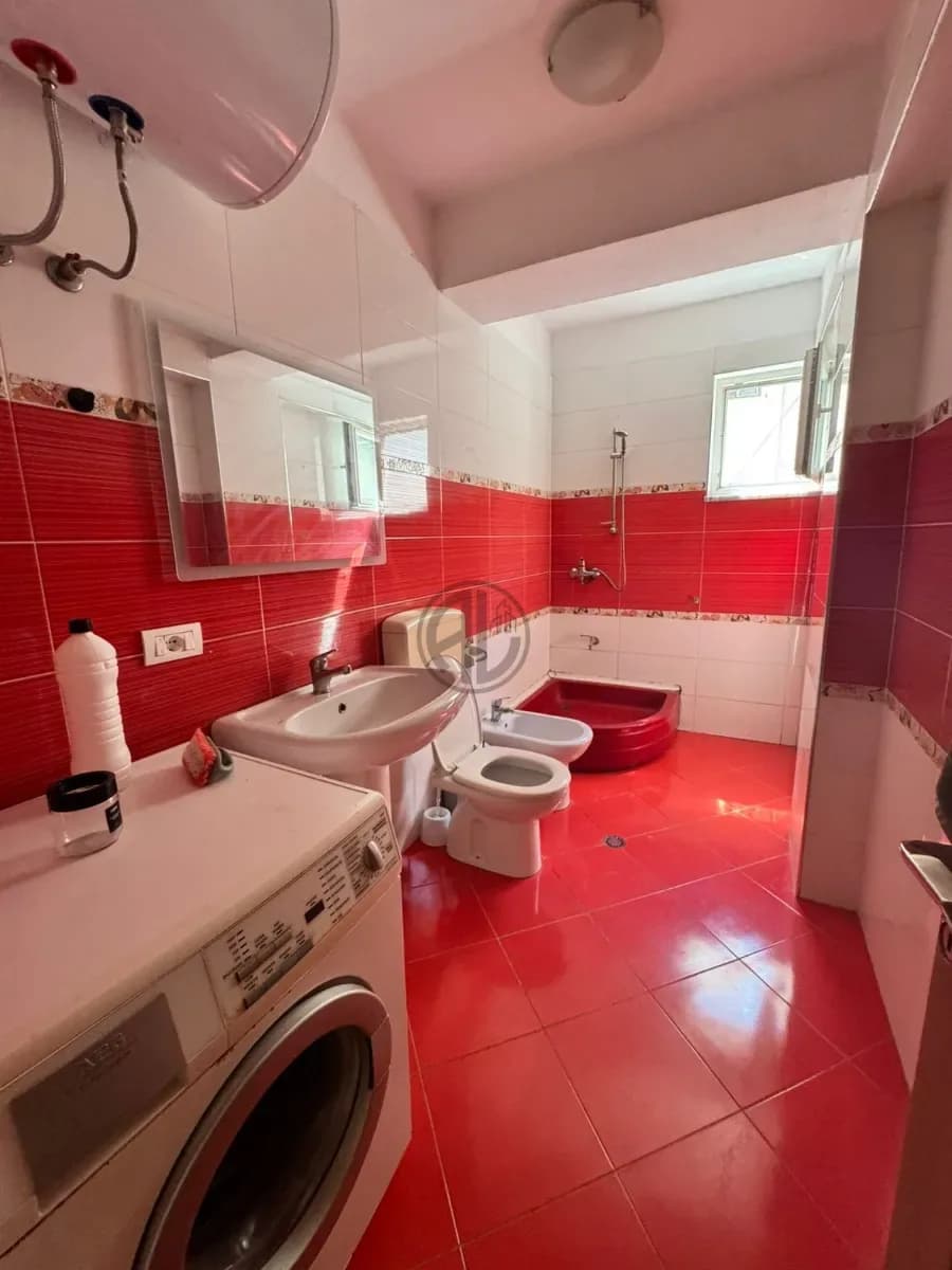Për shitje apartament 1+1 prane Markates 4