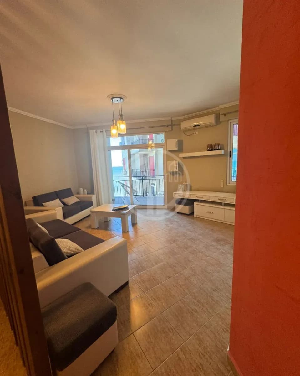 Shitet Apartament 1+1 me Pamje Deti Golem 3