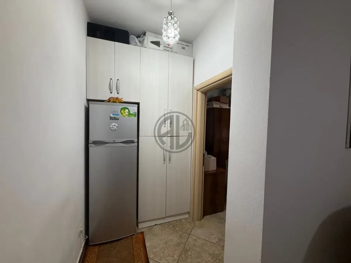 Apartament 1+1 për Shitje – Shkëmbi i Kavajës, pranë Coloseut 2