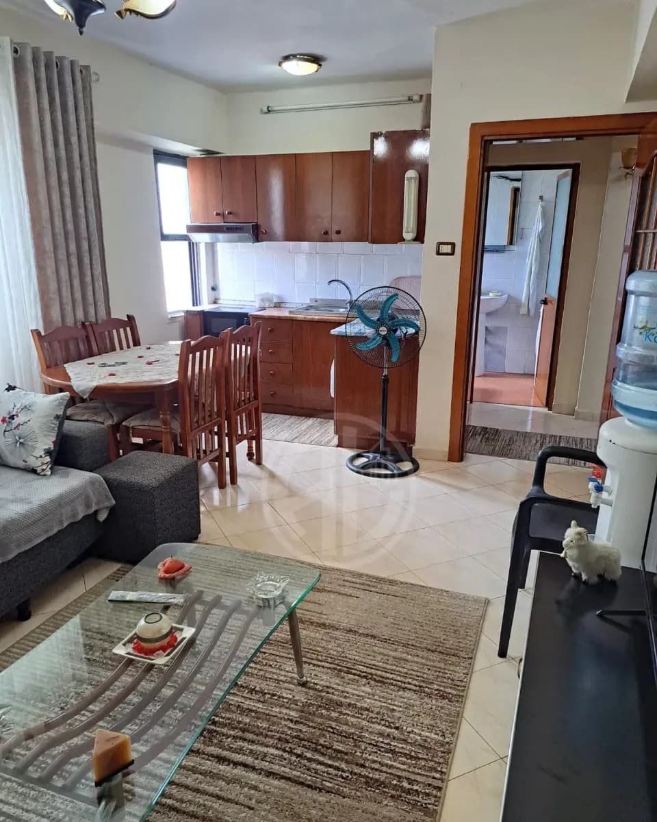 Shitet apartament 1+1 pranë Spitalit Amerikan 3