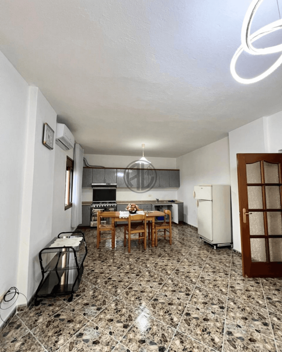 Apartament me Qera – Pranë Tregut të Vogël Industrial