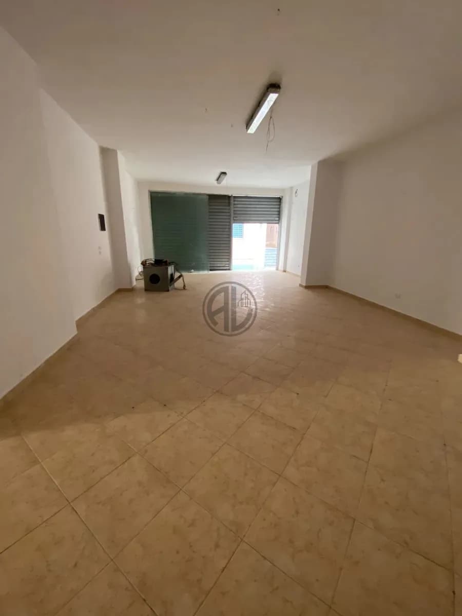Shitet ambient biznesi ne Durres zona Stadiumi