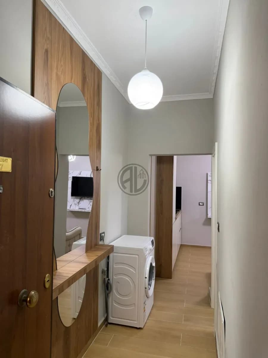 Apartament 1+1 për shitje në zonën e Shkëmbit të Kavajës, prane Majestic 4