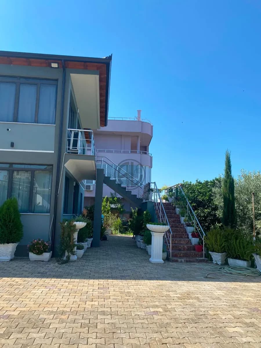 Jepet me qira shtepi private në Arapaj, Durrës, 4