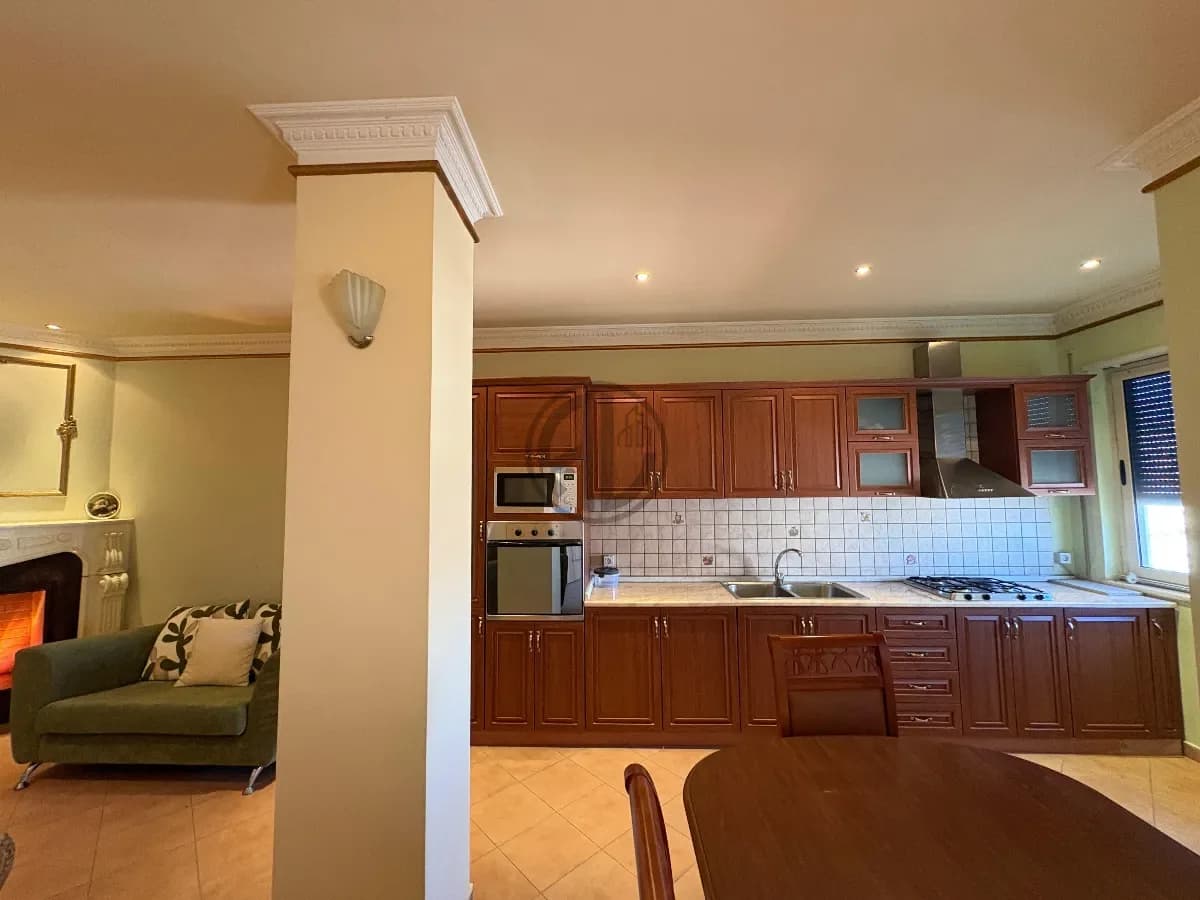 Apartament 2+1+2 per shitje prane Flagship Durres 2