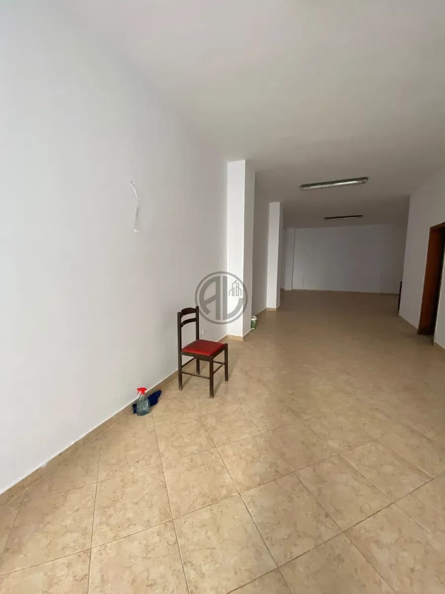 Shitet ambient biznesi ne Durres zona Stadiumi 2