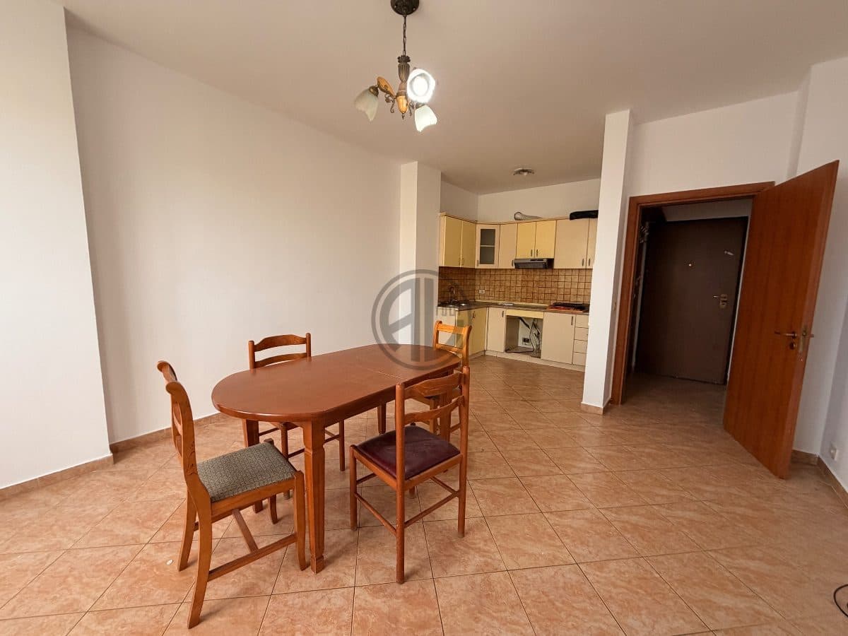 Apartament 1+1 për qira 300€/Muaj, tek Pallati i Sportit, Durrës