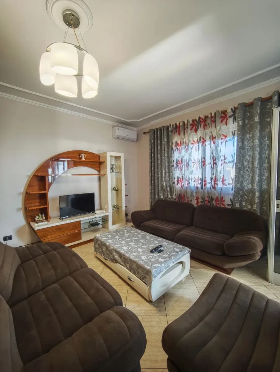 Apartament 2+1 ne katin e 4 prane kishes Ortodokse, ne Durres 3
