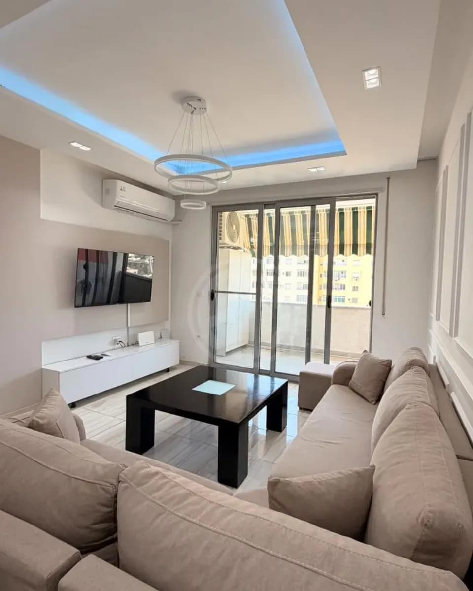 Shitet Apartament 2+1 Durres prane Ish Urt